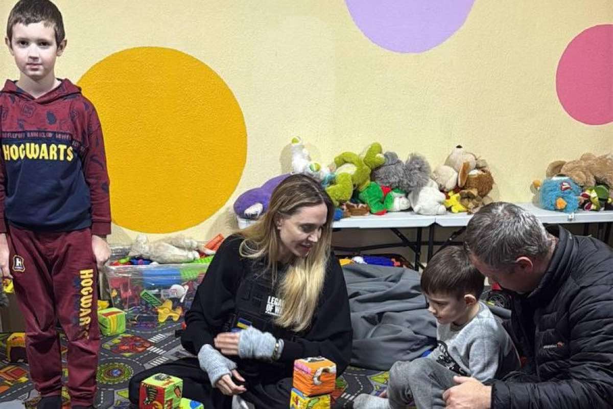 angelina jolie ucraina zelensky