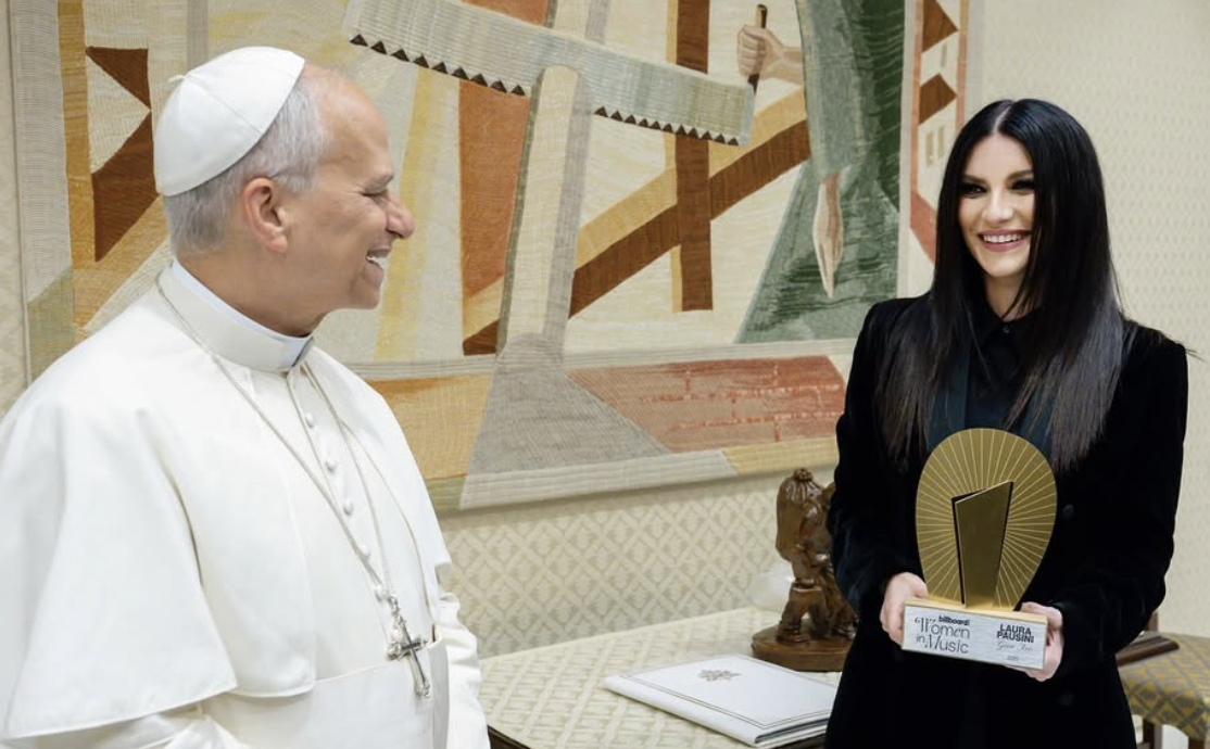 laura-pausini-papa-leone-xiv-vaticano