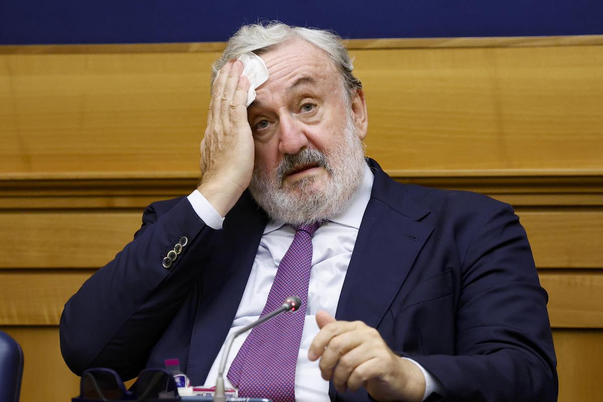 michele emiliano magistrato stipendio