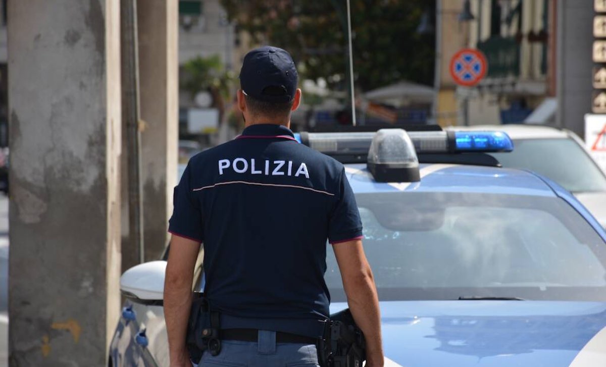 picchiato adescato social derubato giovane milano arresti