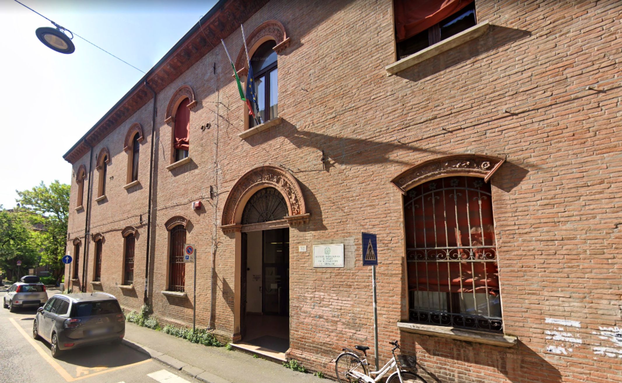 scuola einaudi ferrara