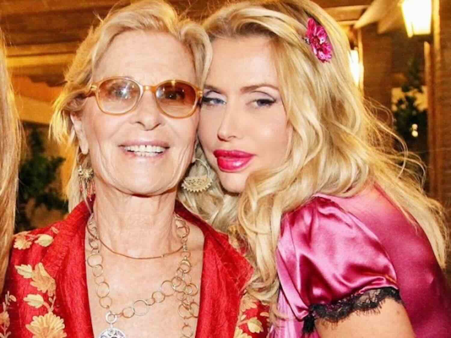 Valeria Marini e la madre Gianna Orrù