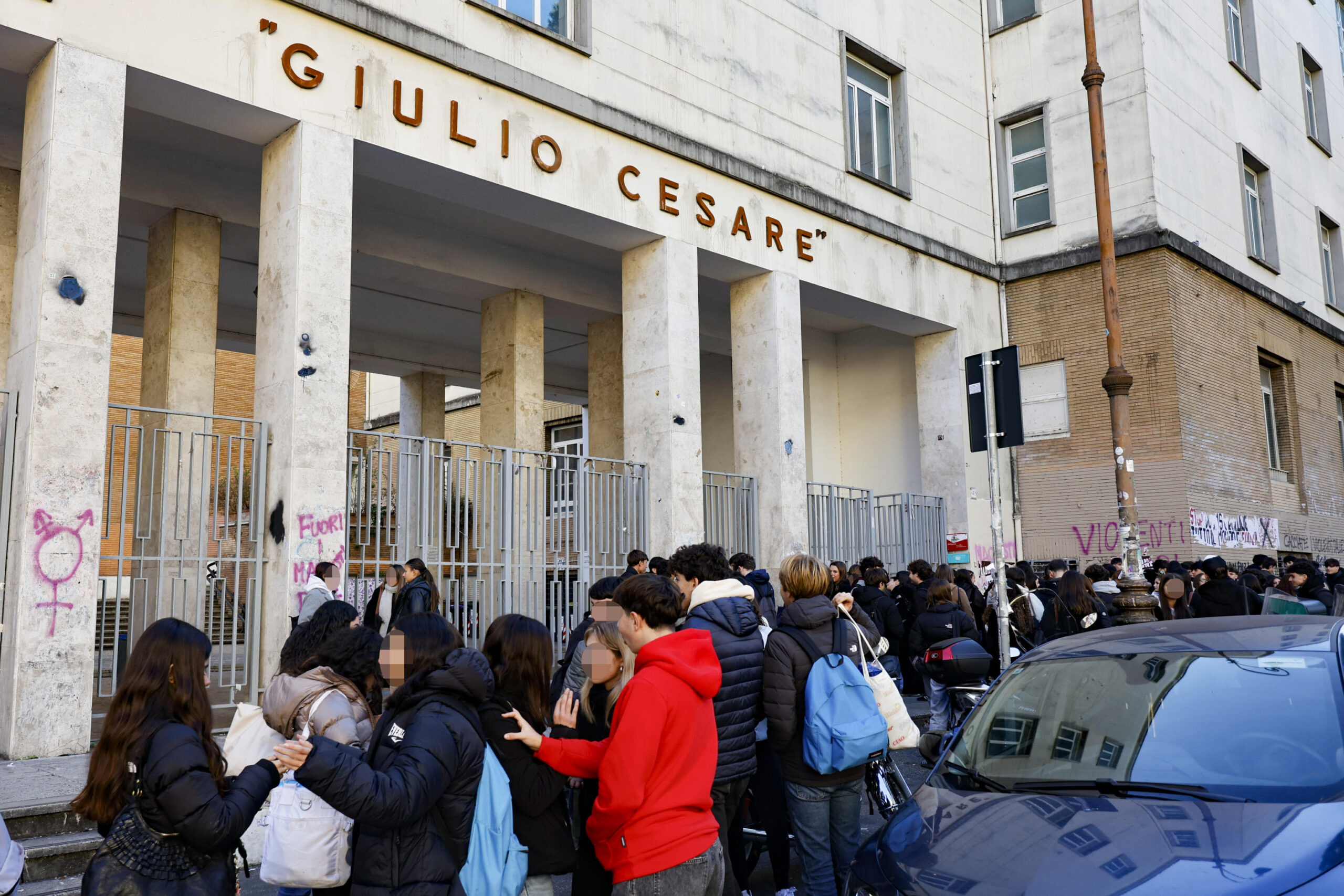 occupato liceo giulio cesare roma lista stupri