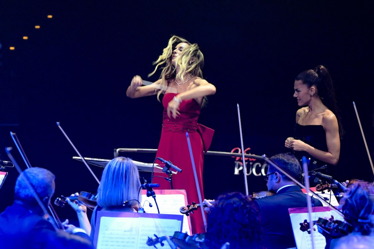 beatrice-venezi-proteste-spilla-orchestrali-la-fenice