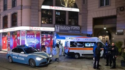 fermato giovane accoltellamento amico gelosia duomo milano