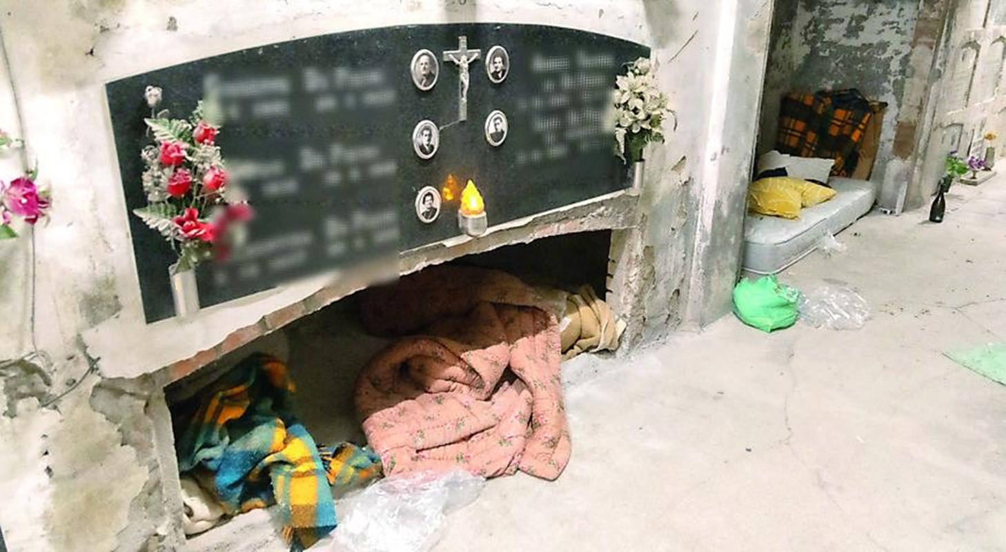 modena senzatetto loculi cimitero
