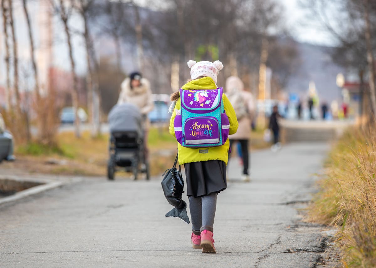 bambina elementari primaria scuola