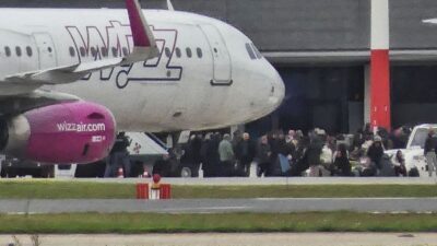brindisi aeroporto protesta passeggeri voli albania