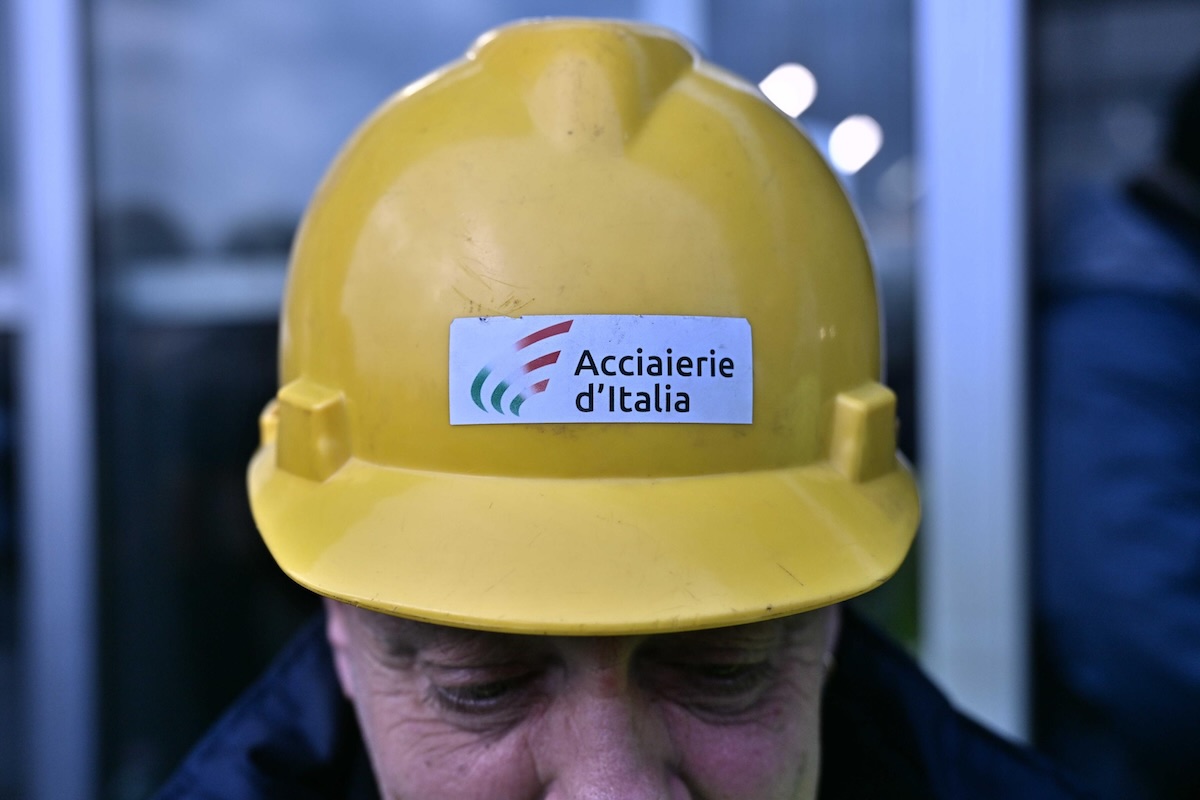 ex-ilva-precipita-operaio-taranto-impianto