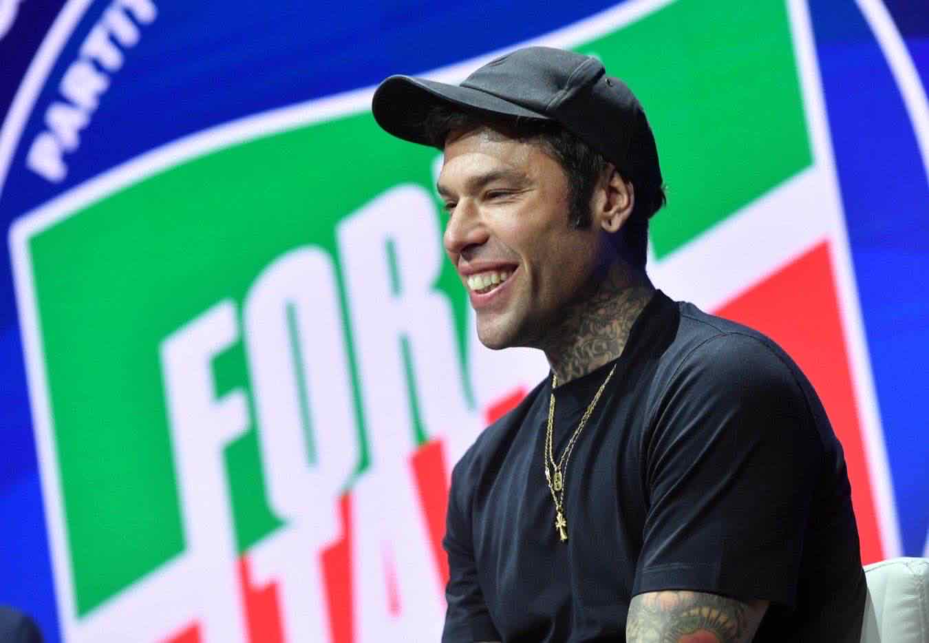 Fedez al congresso di Forza Italia