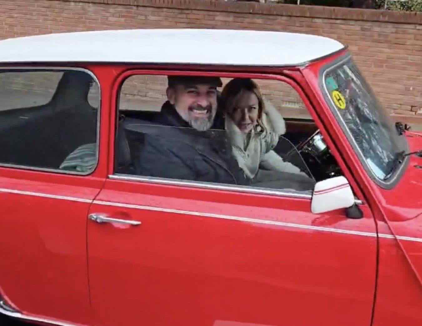 Giorgia Meloni guida Mini