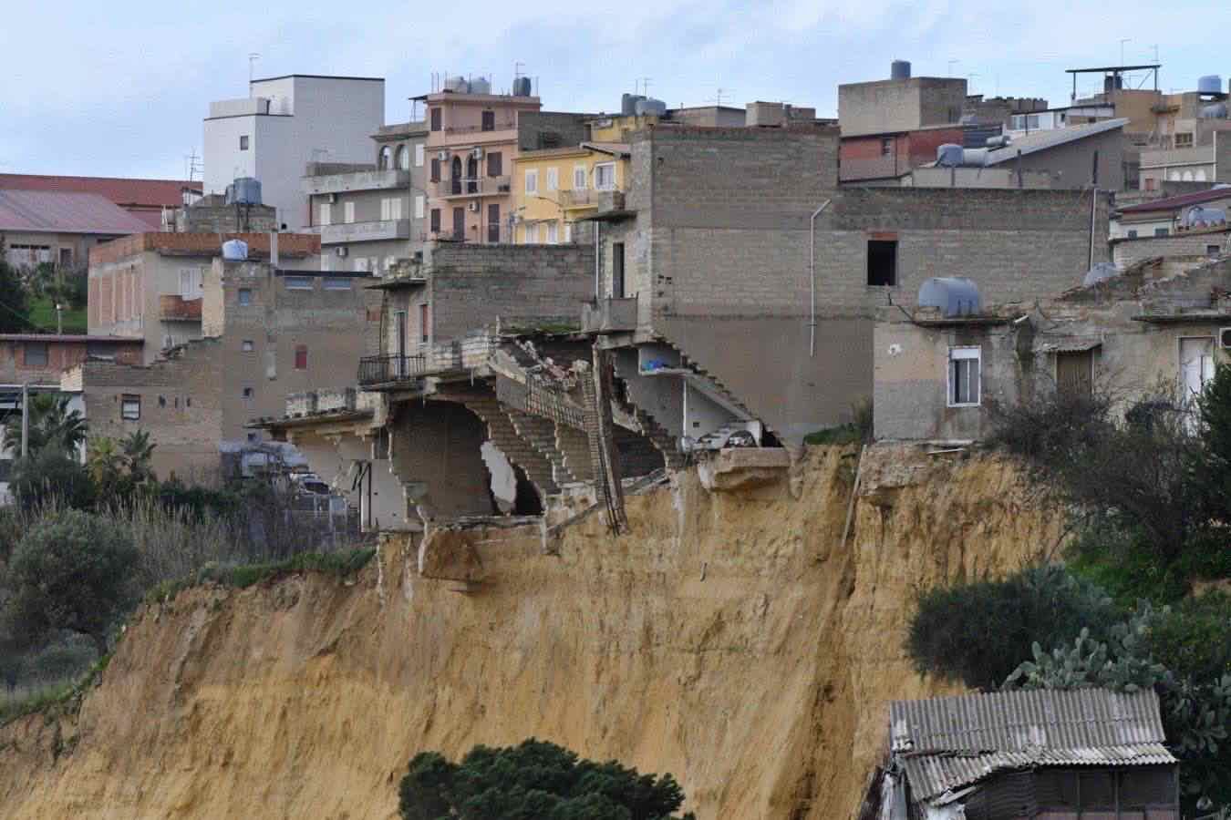 Palazzina crollo Niscemi