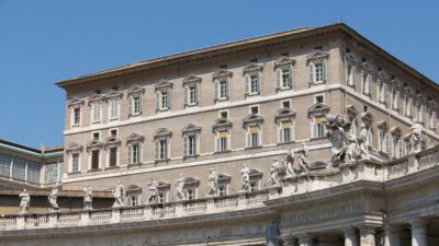 palazzo apostolico mansarda papa prevost leone