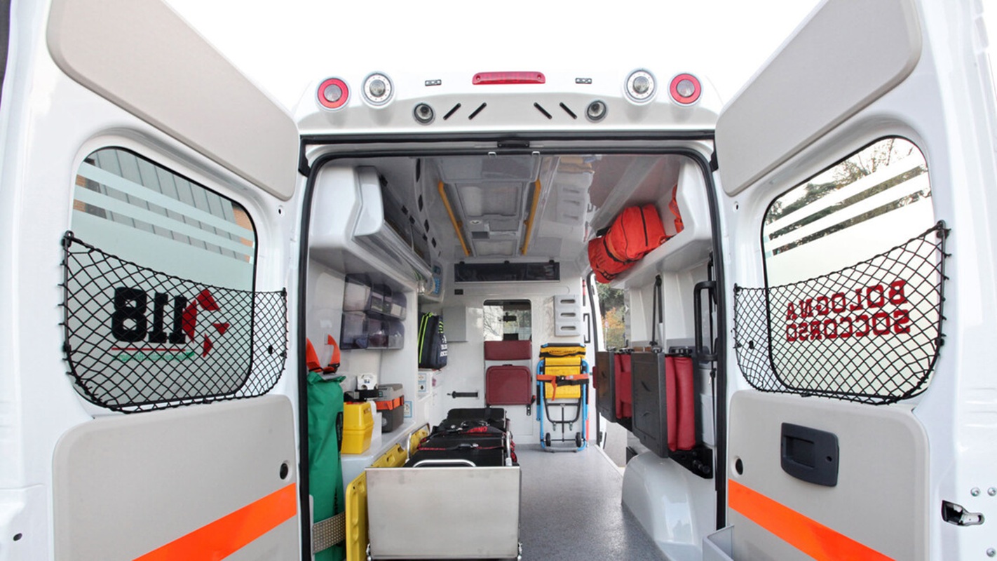 uomo tenta uccidere moglie prostituta no femminicidio