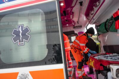ambulanza incidente roma morto 18enne