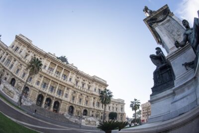 cassazione divorzio assegno regole