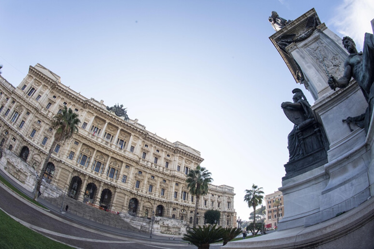 cassazione divorzio assegno regole