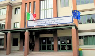 cutro scuola negato incontro preside