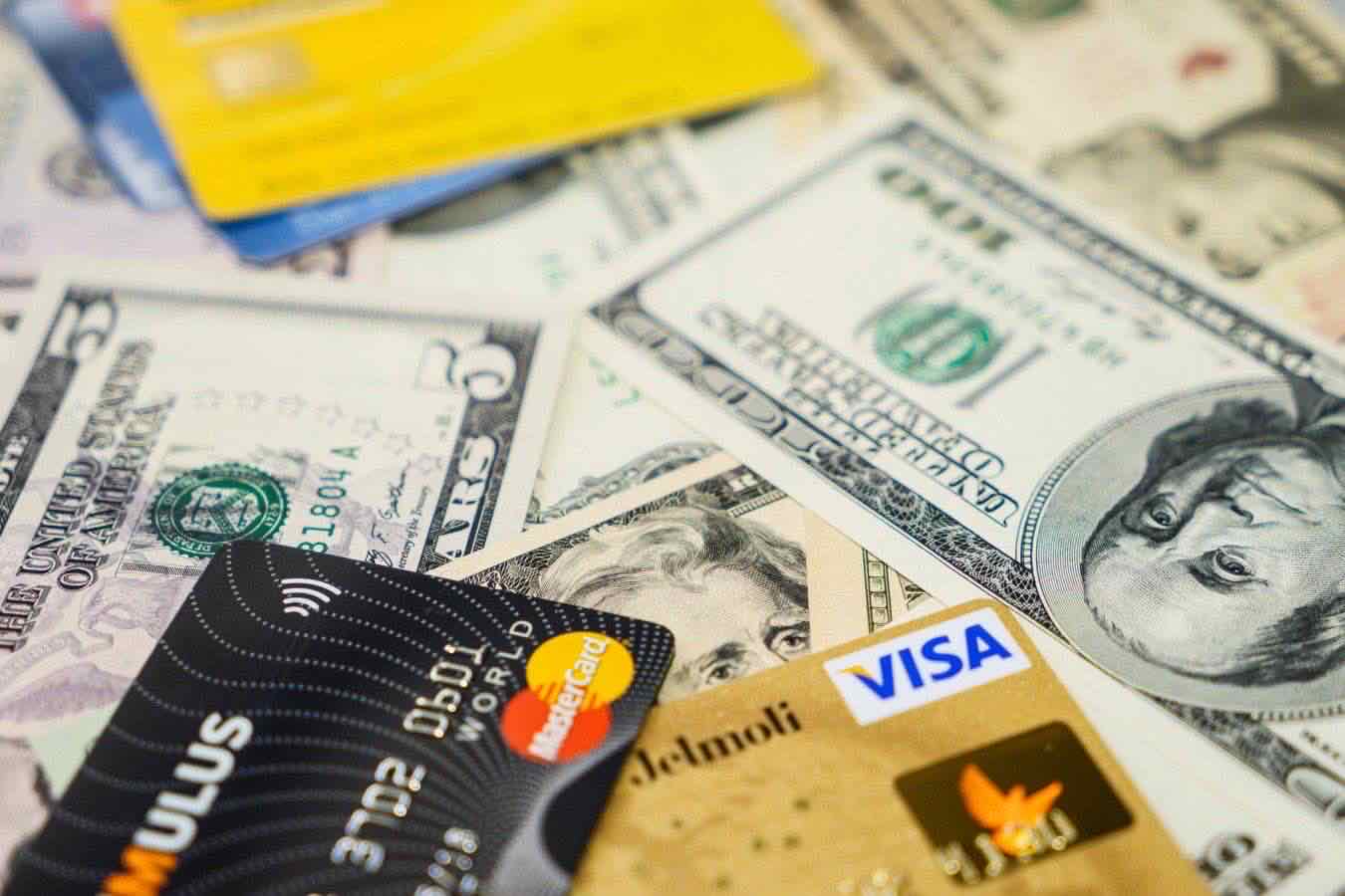 dipendenza usa ue carta credito banche pagamenti