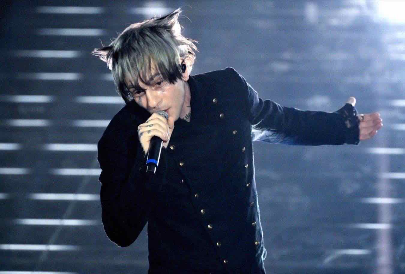 festival sanremo 2026 chiello morgan duetto saltato