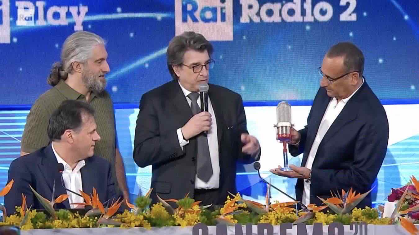 https://static.open.online/wp-content/uploads/2026/02/festival-sanremo-2026-conferenza-stampa-quinta-ultima-serata.jpg
