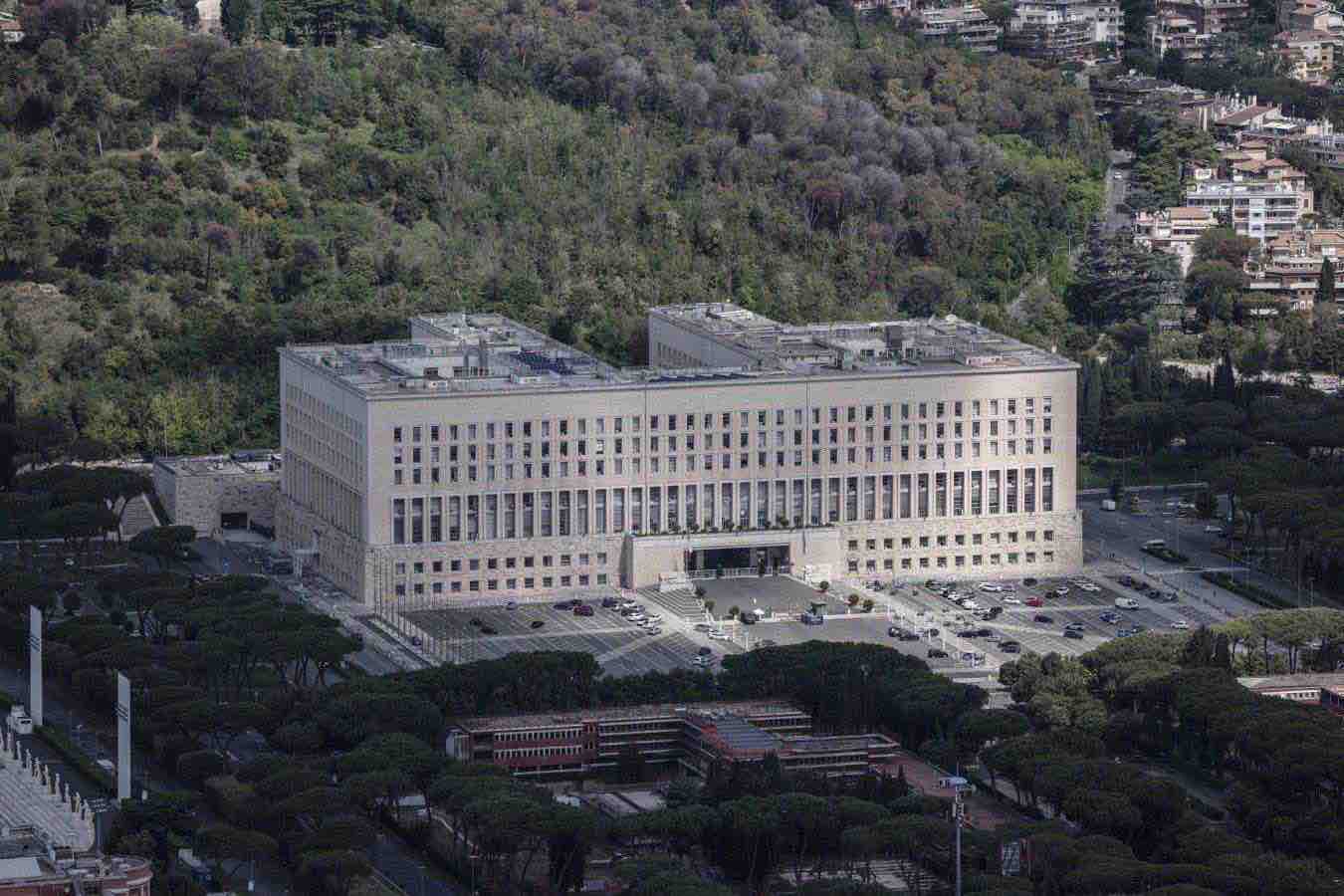 rivolta diplomatici svolta spirituale farnesina