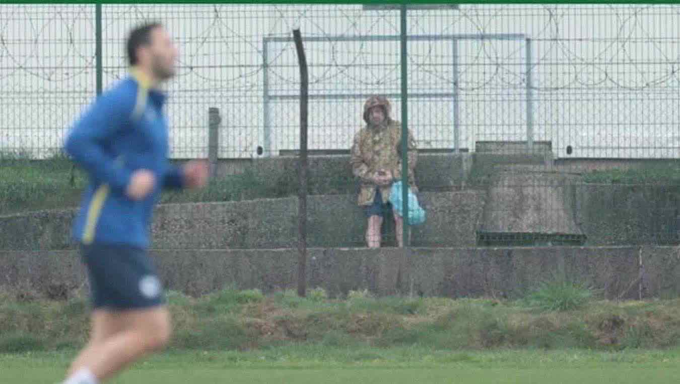 Il militare italiano che spia l'allenamento della Bosnia