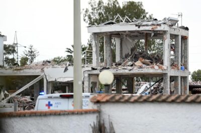 crollo-palazzina-roma-video