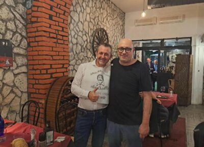 Andrea Delmastro con il ristoratore Mauro Caroccia