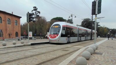 firenze-17enne-violentato-tram