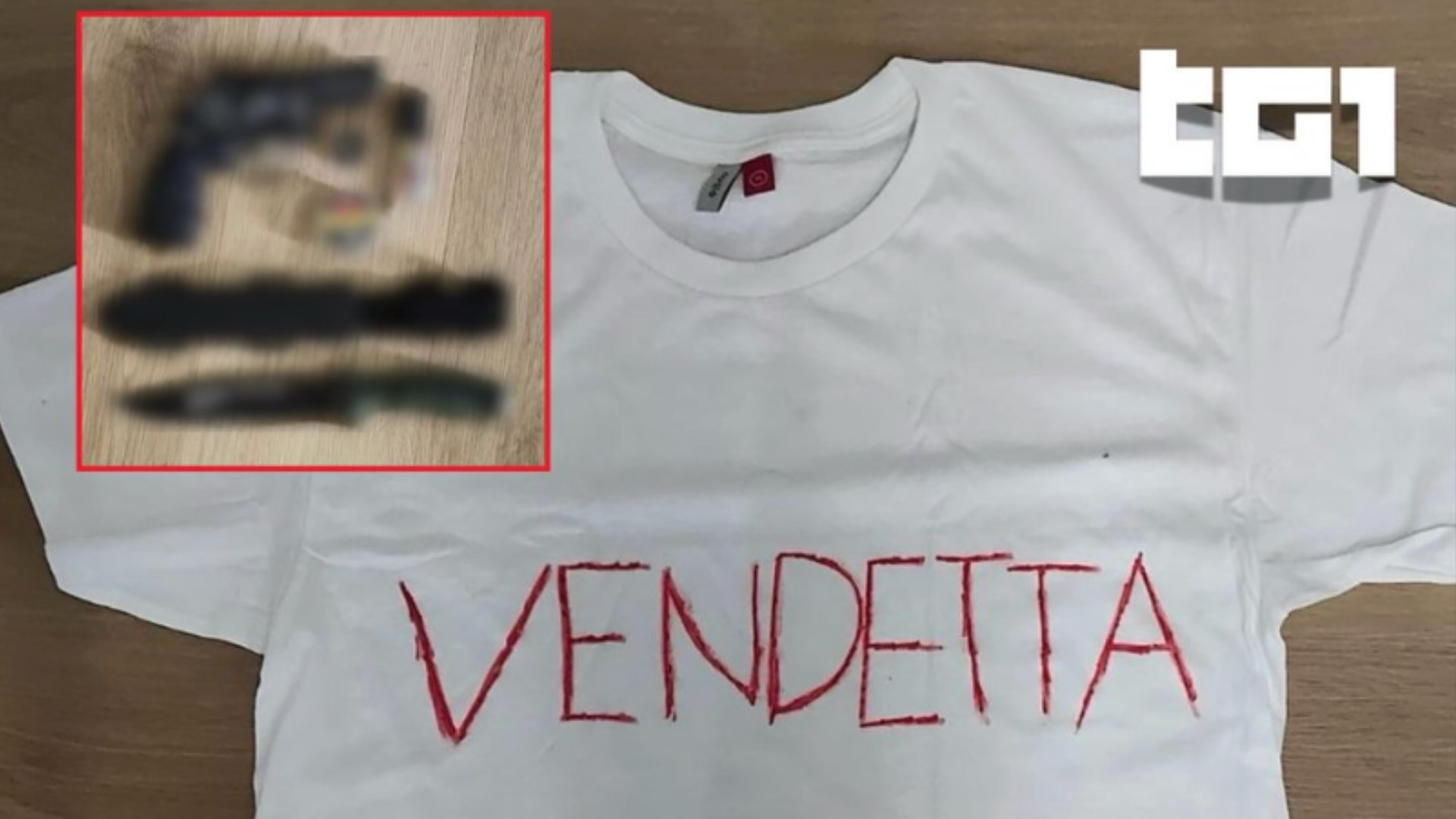 maglia-vendetta-armi-13enne-accoltellamento-prof-francese