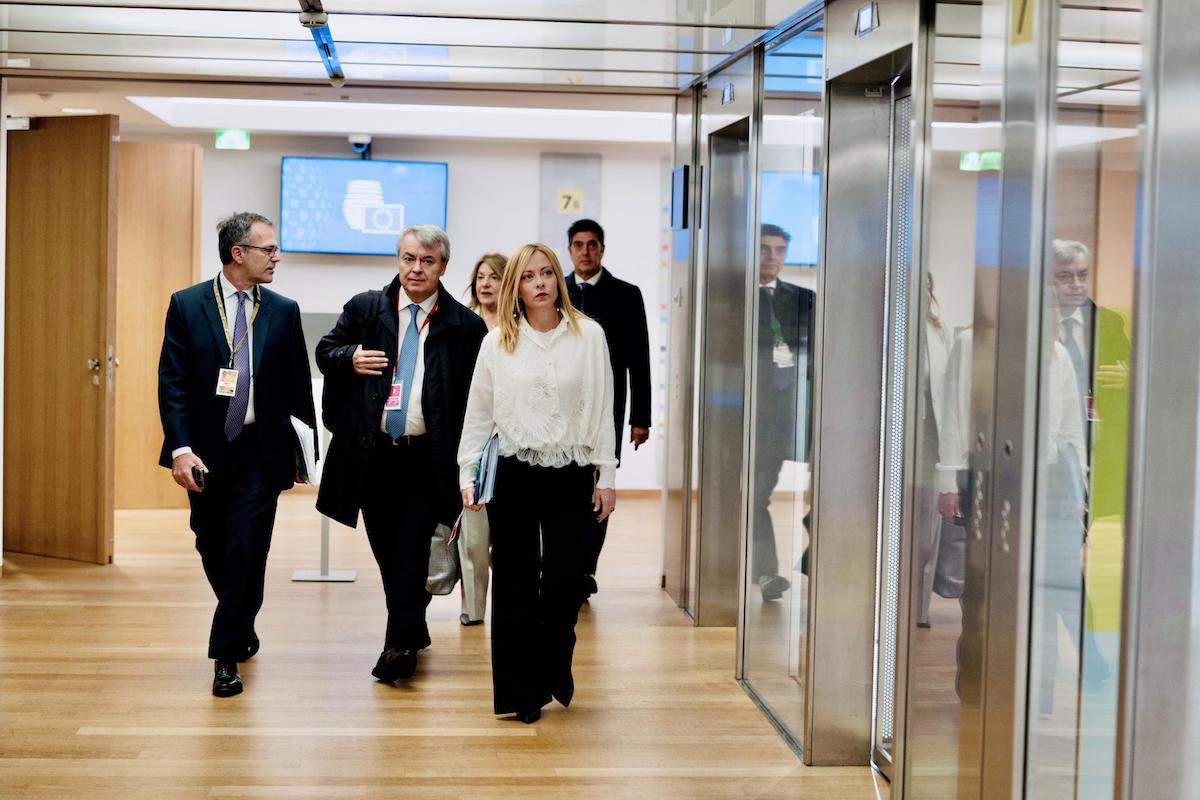 https://static.open.online/wp-content/uploads/2026/03/meloni-consiglio-europeo.jpg