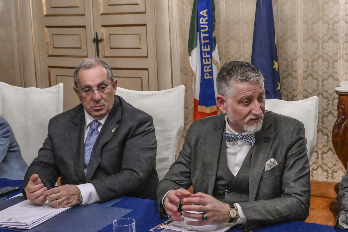 mic-acquista-teatro-napoli-giuli