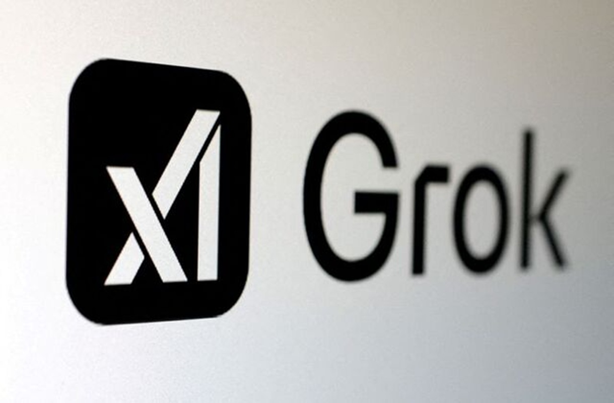 ragazze causa grok immagini pornografiche social media