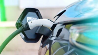 auto elettriche marzo 2026 guerra medio oriente