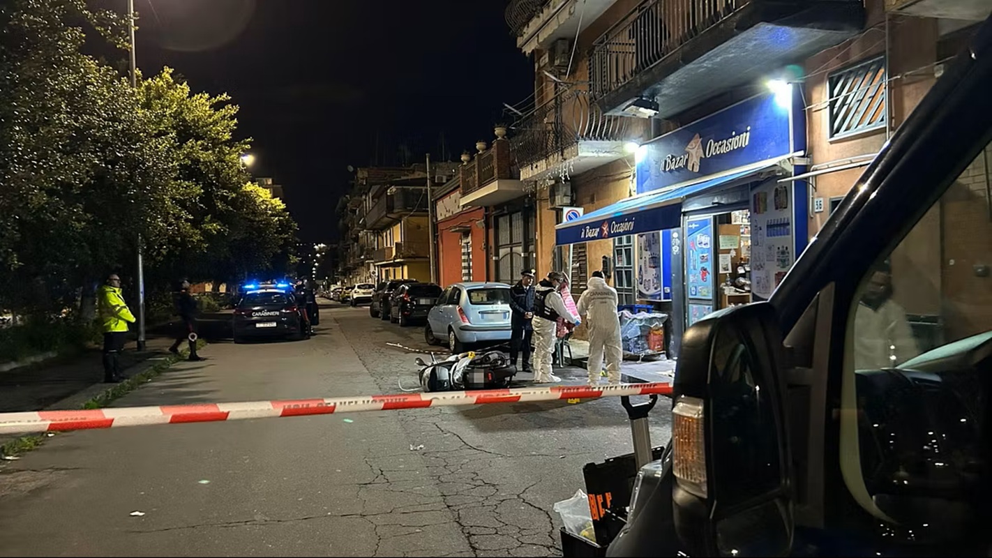 catania donna accoltellata