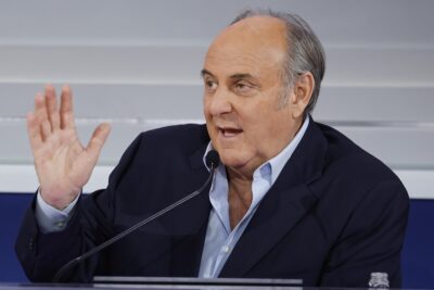 gerry-scotti-scuse-insegnanti-sostegno-scivolone