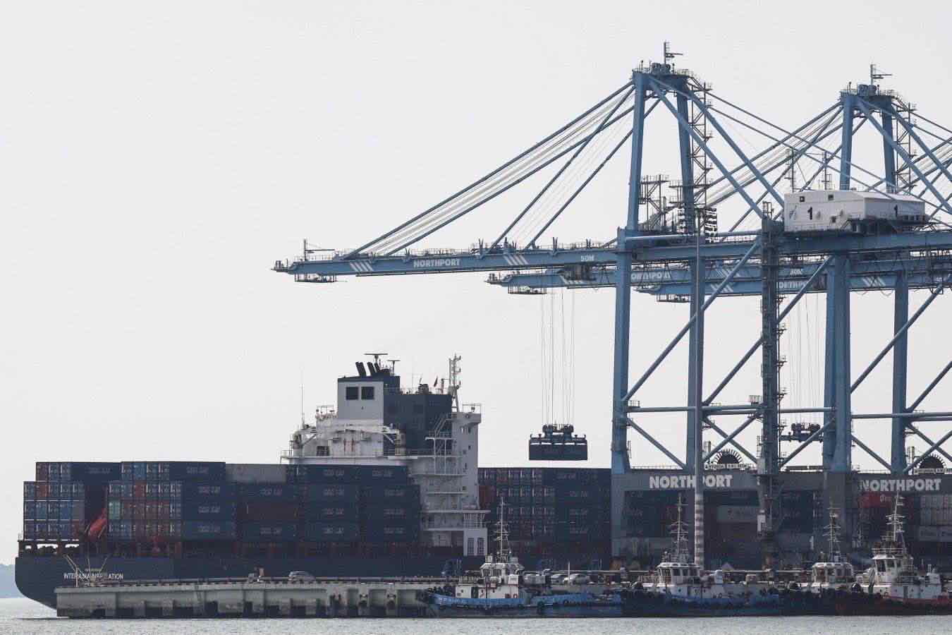 hormuz-guerre-materie-prime-intervista-alessandro-giraudo