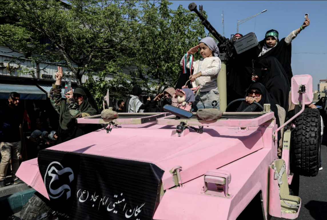 https://static.open.online/wp-content/uploads/2026/04/pink-missiles-teheran-iran-1144x768.png