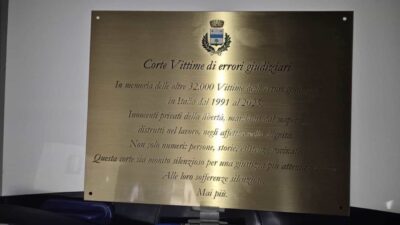 tarzo veneto piazza vittime errori giudiziari polemiche