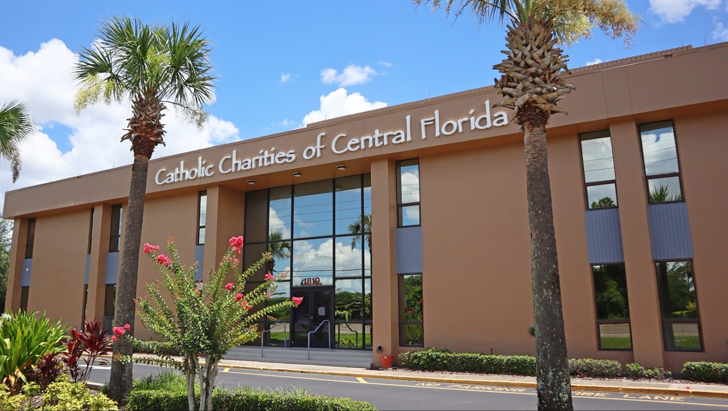 trump cancella fondi chiesa cattolica usa florida