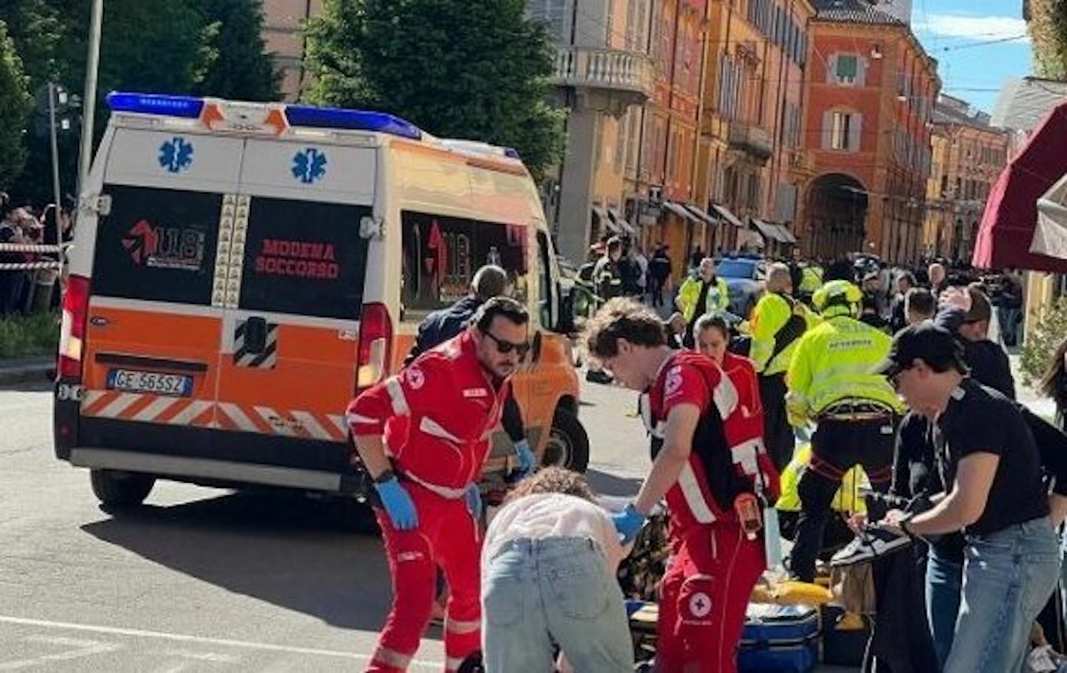 Modena auto pedoni