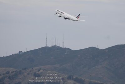 Air France dirottato dagli Stati uniti per Ebola