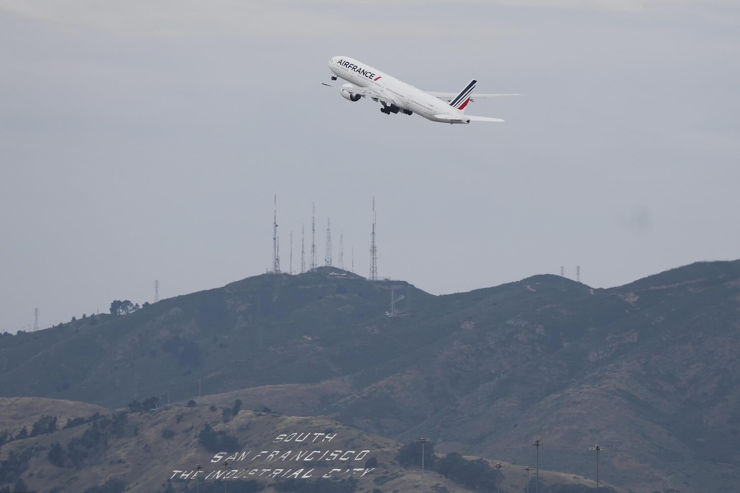 Air France dirottato dagli Stati uniti per Ebola