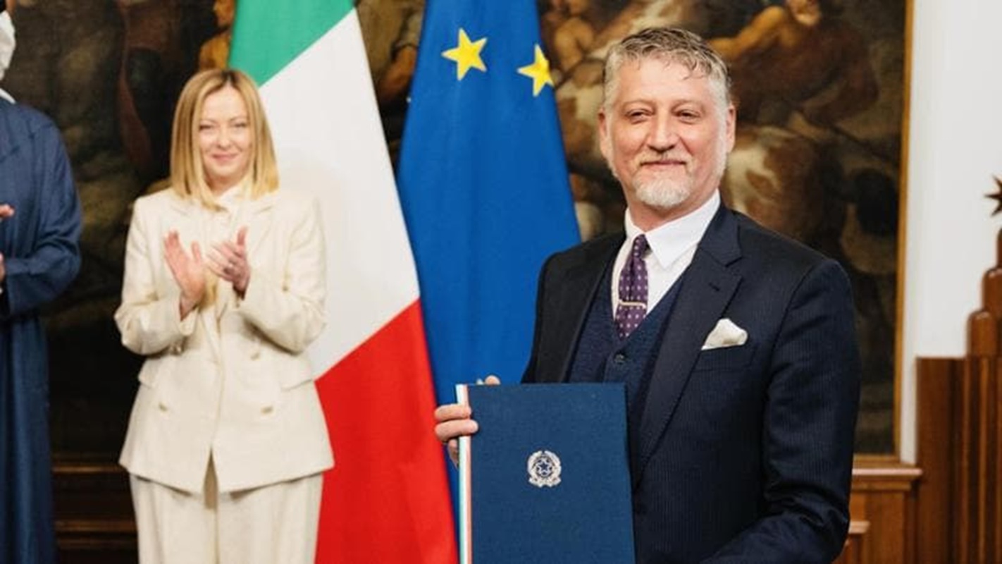 alessandro giuli giorgia meloni retroscena incontro
