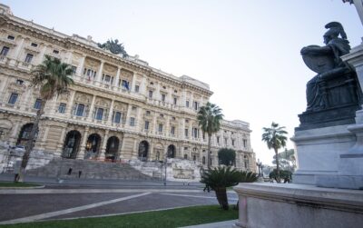 sentenza pubblicazione obbligo