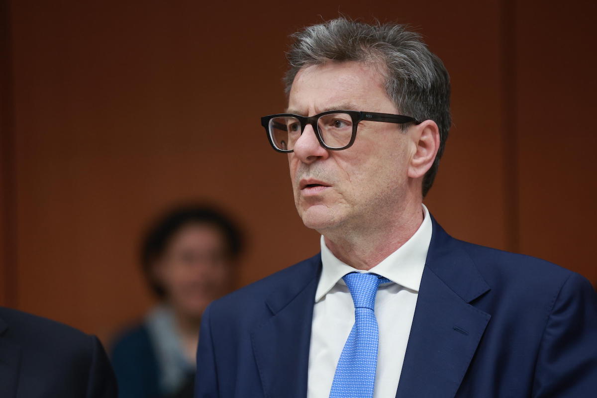https://static.open.online/wp-content/uploads/2026/05/giorgetti-ecofin-clausola.jpg