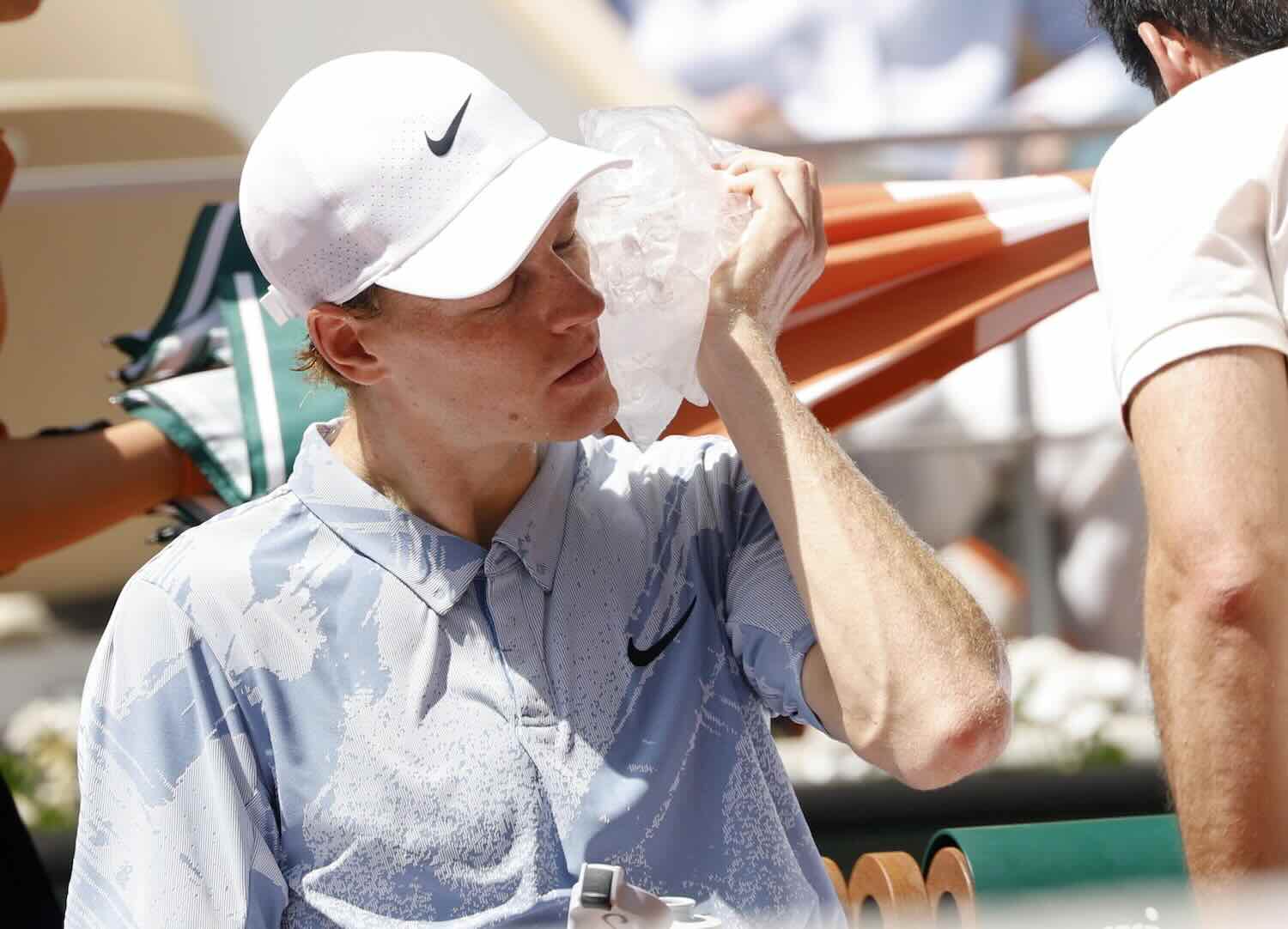jannik Sinner problemi fisici Roland Garros
