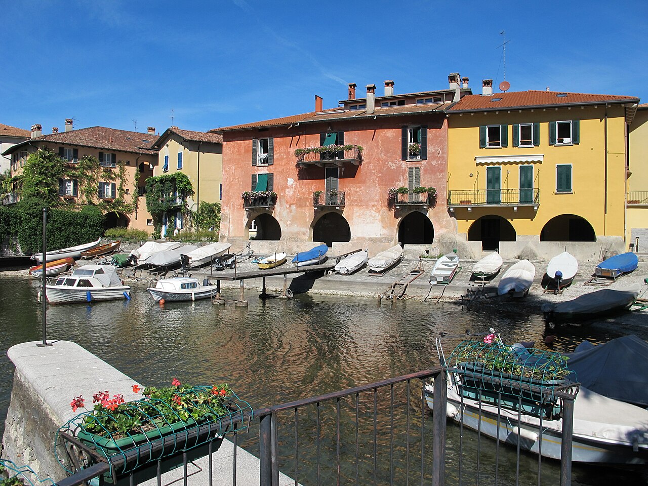 mandello del lario