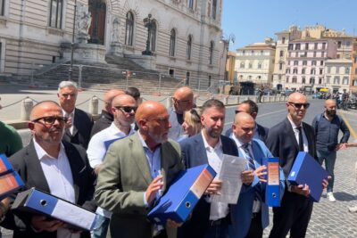 Legge sulla remigrazione, raccolte 150mila firme consegnate oggi a Roma